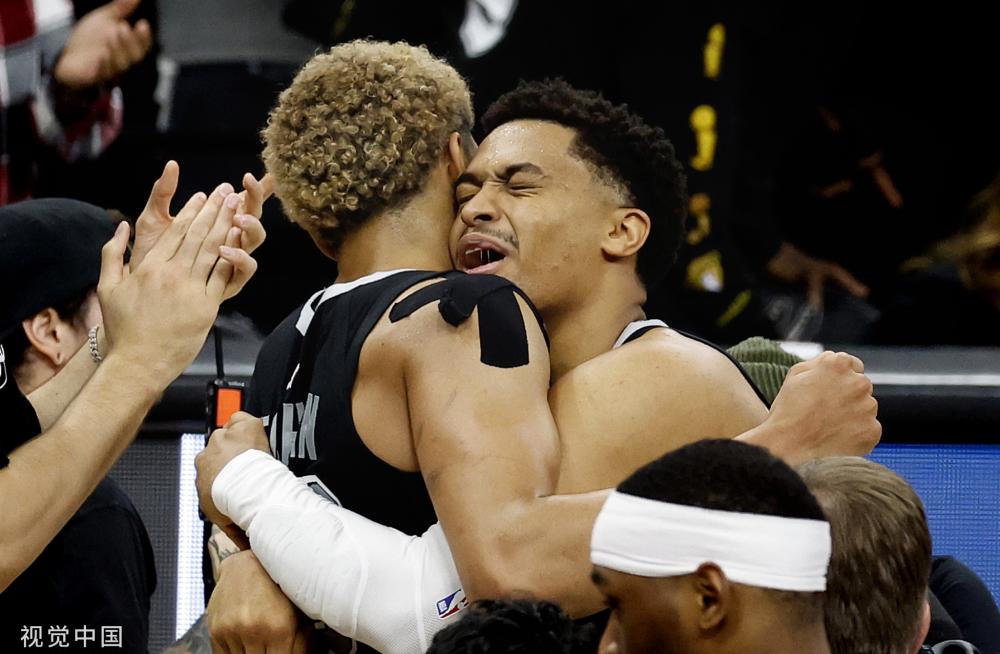 同时结合年 同时结合年