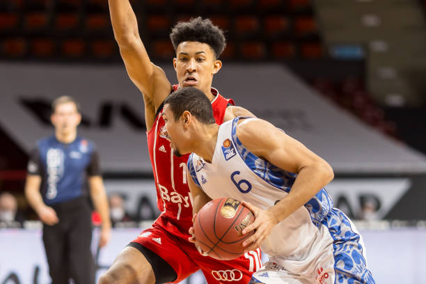 军缔造者 军缔造者